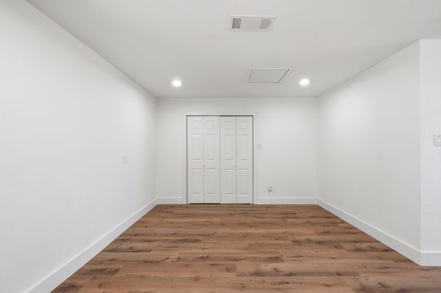 1710 E Tucker Boulevard, Arlington, TX 76010