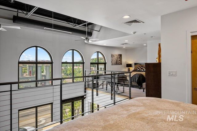 2399 E Riverwalk Dr. B-4, 202, Boise, ID 83706