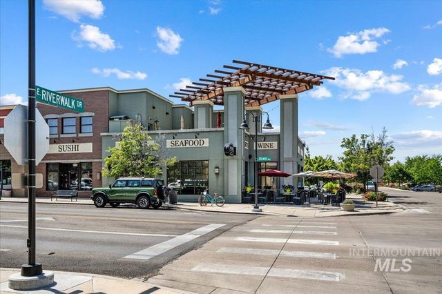 2399 E Riverwalk Dr. B-4, 202, Boise, ID 83706