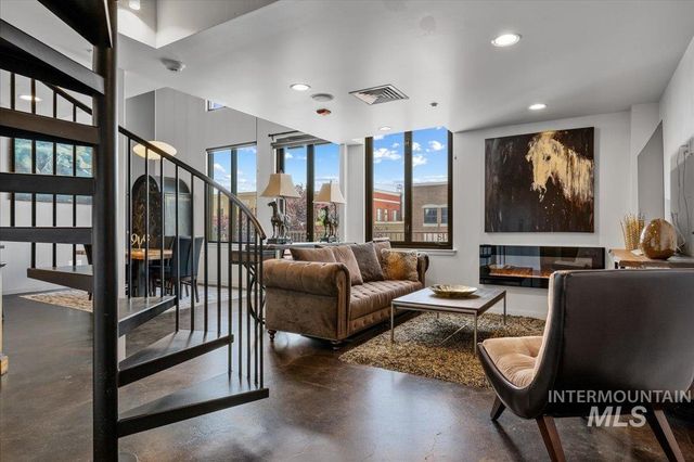 2399 E Riverwalk Dr. B-4, 202, Boise, ID 83706