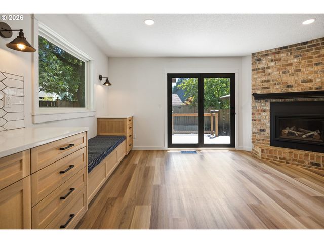 6422 Sw ROUNDTREE Ct, Portland, OR 97219