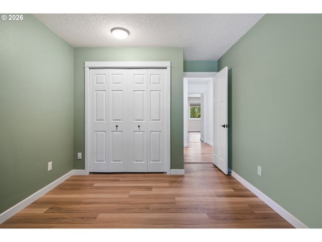6422 Sw ROUNDTREE Ct, Portland, OR 97219