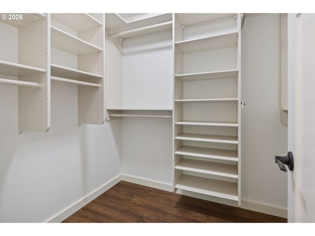 6422 Sw ROUNDTREE Ct, Portland, OR 97219