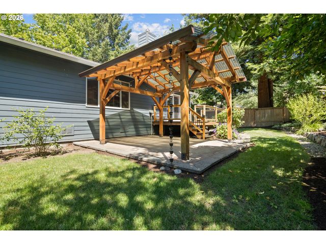 6422 Sw ROUNDTREE Ct, Portland, OR 97219
