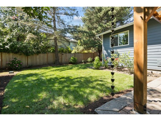 6422 Sw ROUNDTREE Ct, Portland, OR 97219