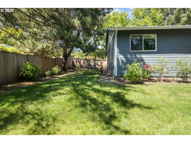 6422 Sw ROUNDTREE Ct, Portland, OR 97219