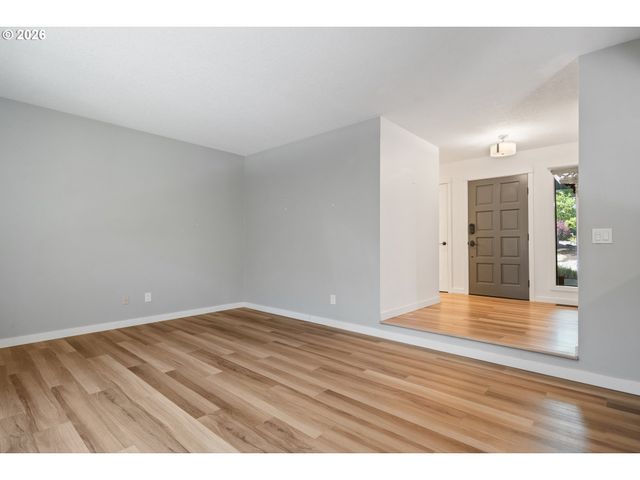 6422 Sw ROUNDTREE Ct, Portland, OR 97219