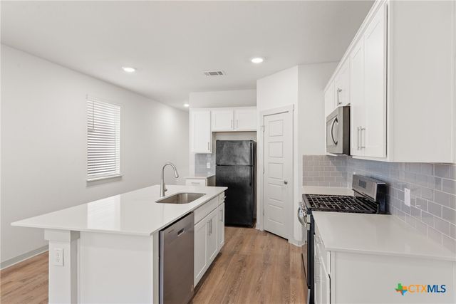 328 Fairfax Avenue, San Marcos, TX 78666