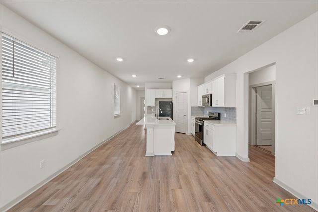 328 Fairfax Avenue, San Marcos, TX 78666