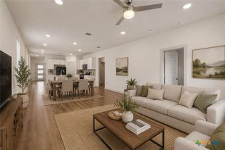 328 Fairfax Avenue, San Marcos, TX 78666