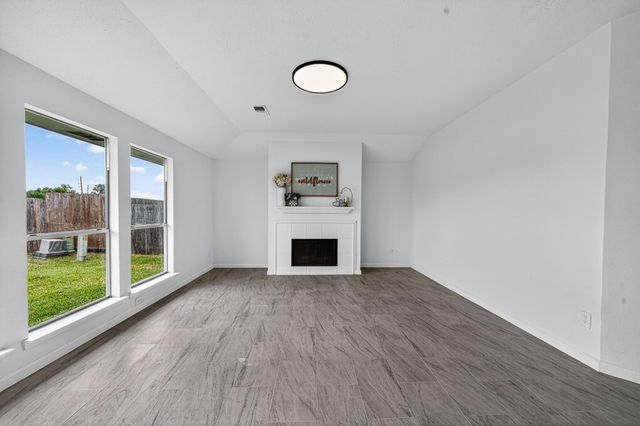 16119 Mission Glen Drive, Houston, TX 77083