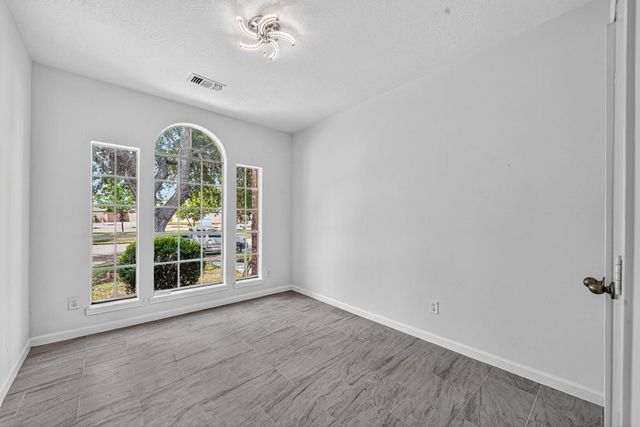16119 Mission Glen Drive, Houston, TX 77083