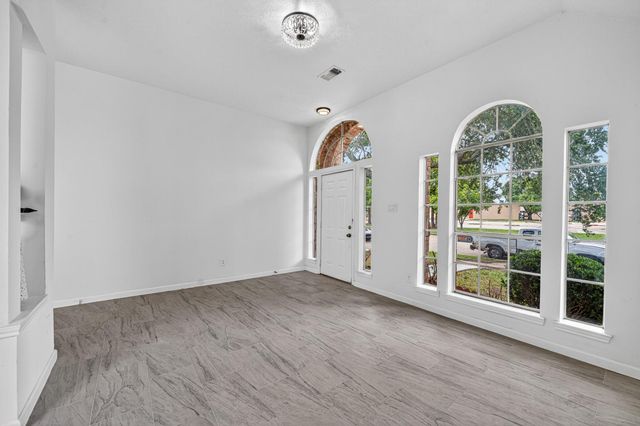 16119 Mission Glen Drive, Houston, TX 77083