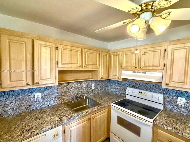 293 Seville M 293 293, Delray Beach, FL 33446