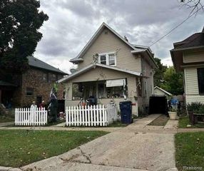 109 N Thompson Street, Jackson, MI 49202