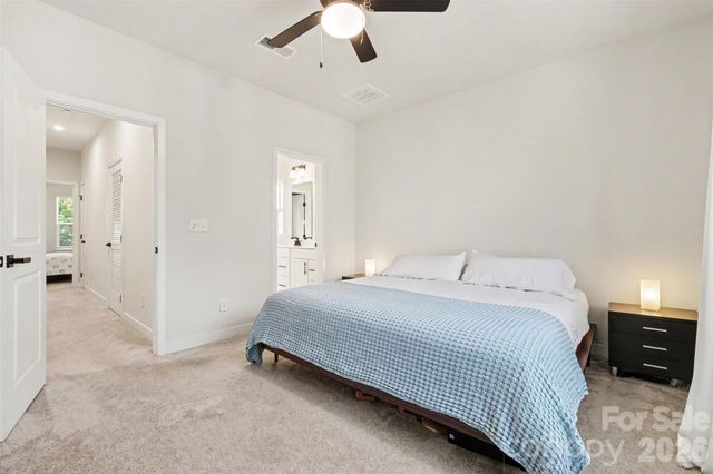 300 Twinflower Lane, Charlotte, NC 28205