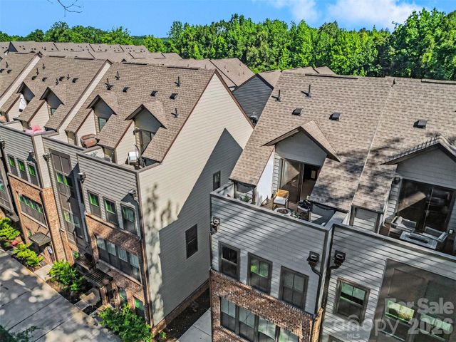 300 Twinflower Lane, Charlotte, NC 28205