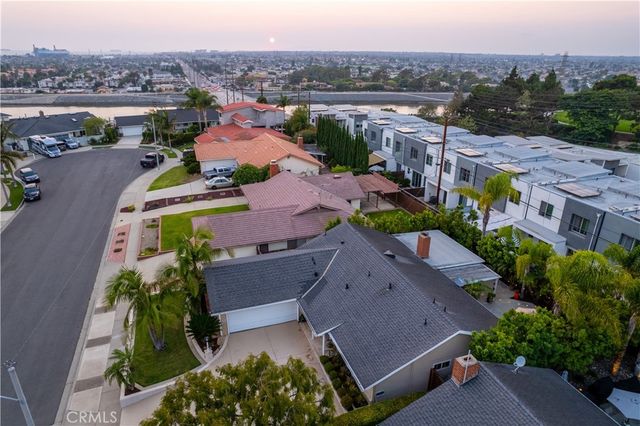 1170 Gleneagles, Costa Mesa, CA 92627