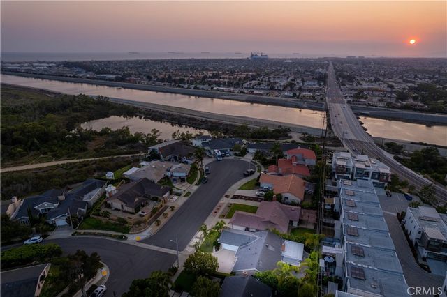 1170 Gleneagles, Costa Mesa, CA 92627