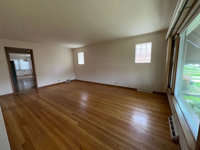 4621 N Ozanam Avenue, Norridge, IL 60706