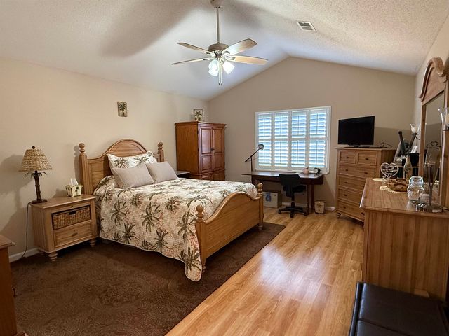 898 Knoll Dr., Little River, SC 29566