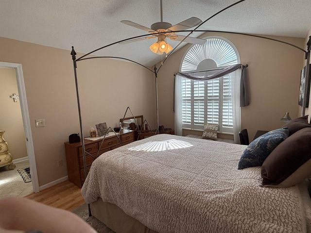 898 Knoll Dr., Little River, SC 29566