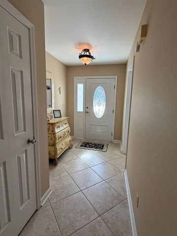 898 Knoll Dr., Little River, SC 29566