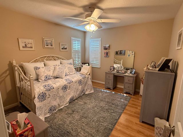 898 Knoll Dr., Little River, SC 29566