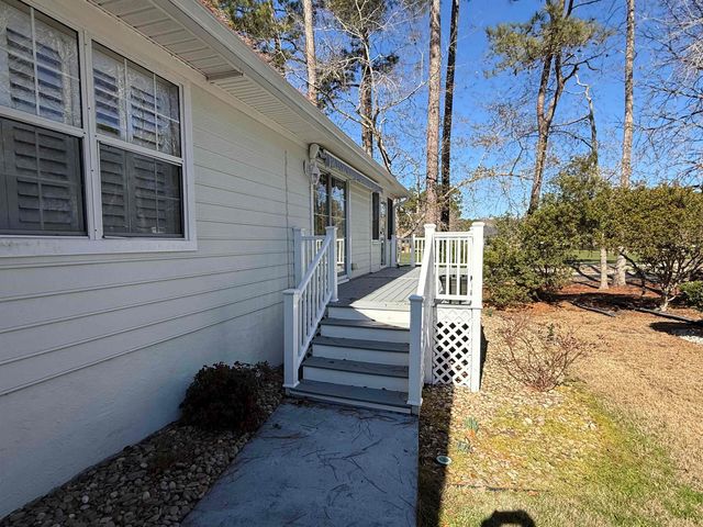 898 Knoll Dr., Little River, SC 29566