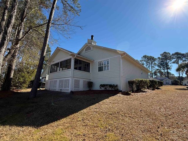 898 Knoll Dr., Little River, SC 29566