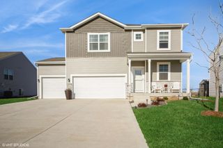 6812 NW 106th Street, Johnston, IA 50131