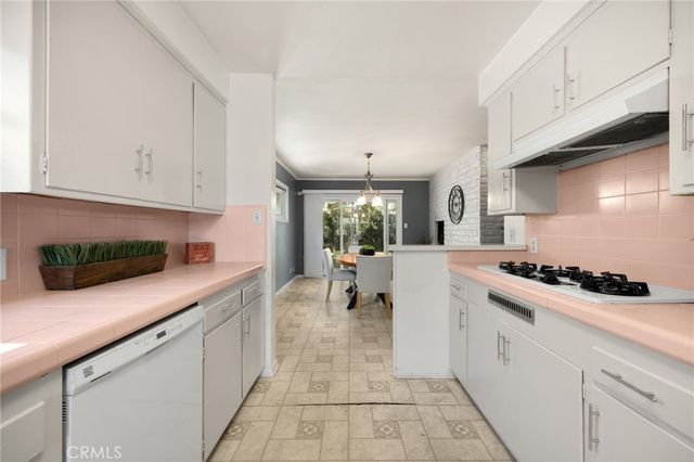 5020 Alcove Avenue, Valley Village, CA 91607