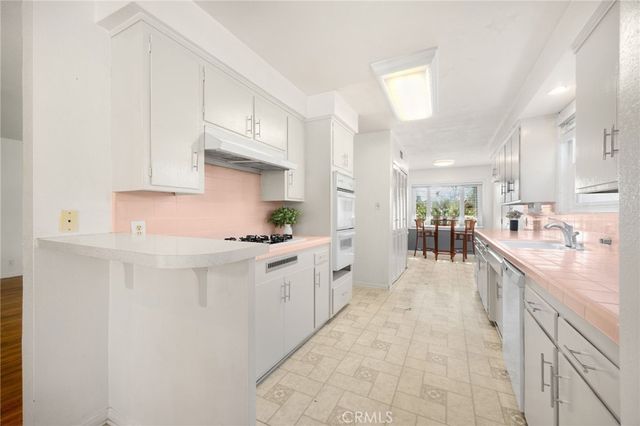 5020 Alcove Avenue, Valley Village, CA 91607