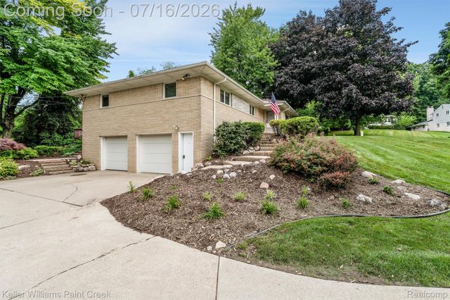 197 Perrydale Street, Rochester Hills, MI 48306