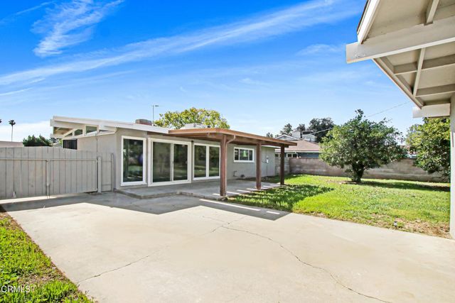 5273 Greenbrier Drive, Riverside, CA 92504