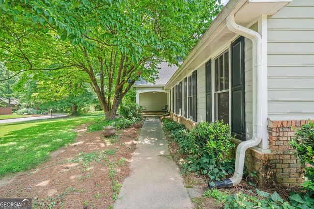 1843 Mountain Creek Drive, Stone Mountain, GA 30087