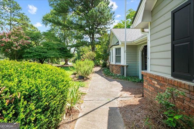 1843 Mountain Creek Drive, Stone Mountain, GA 30087