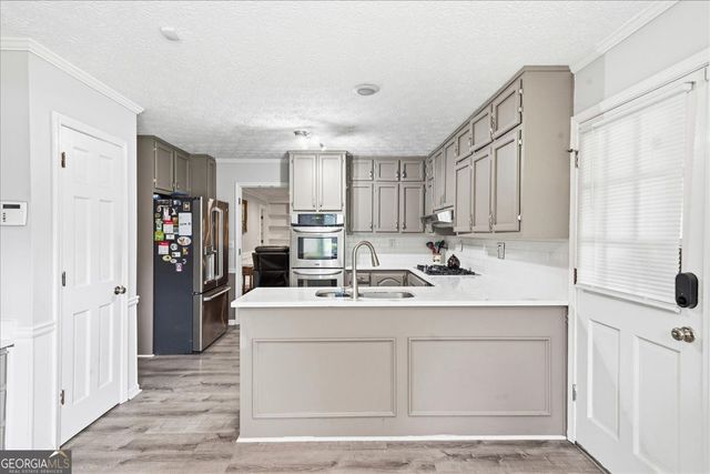 1843 Mountain Creek Drive, Stone Mountain, GA 30087
