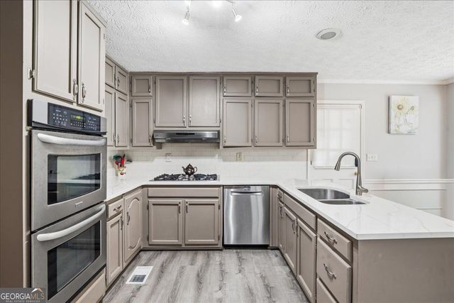 1843 Mountain Creek Drive, Stone Mountain, GA 30087