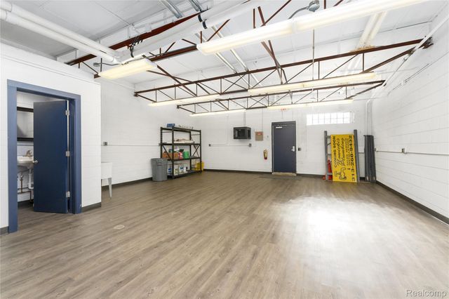 2711 Fort Street, Wyandotte, MI 48192