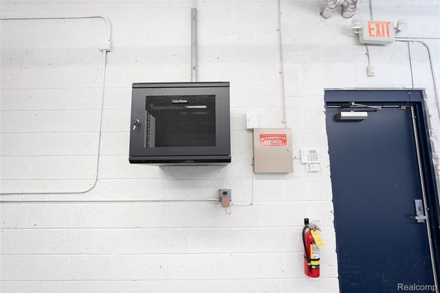 2711 Fort Street, Wyandotte, MI 48192