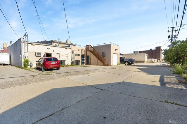 2711 Fort Street, Wyandotte, MI 48192