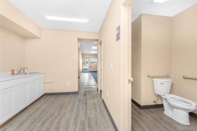 2711 Fort Street, Wyandotte, MI 48192