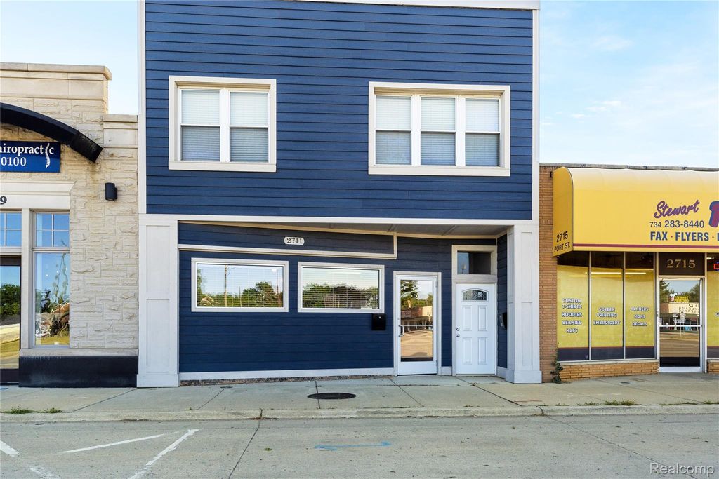 2711 Fort Street, Wyandotte, MI 48192