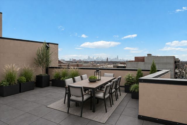 5340 N Lincoln Avenue 403, Chicago, IL 60625