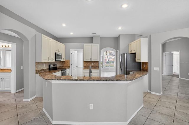 3725 HOLLOW WOOD DRIVE, Valrico, FL 33596