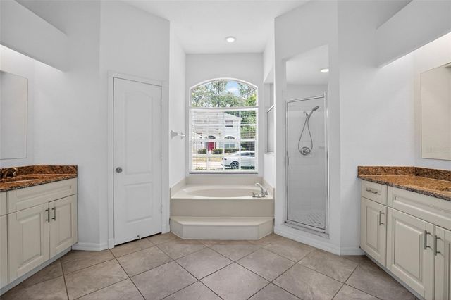 3725 HOLLOW WOOD DRIVE, Valrico, FL 33596