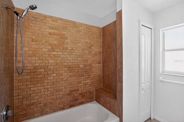 3725 HOLLOW WOOD DRIVE, Valrico, FL 33596