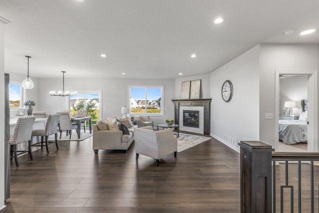 225 10th Avenue NE, Hutchinson, MN 55350