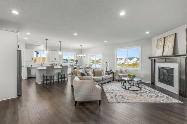 225 10th Avenue NE, Hutchinson, MN 55350